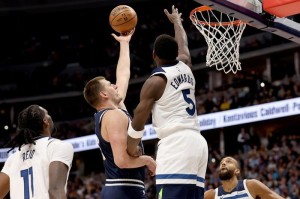 NBA季后赛首轮，爱德华兹42分创纪录，森林狼加时力克太阳抢占先机