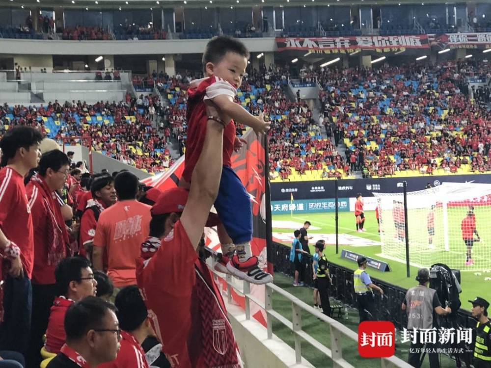  曼城中场铁闸重伤赛季报销  